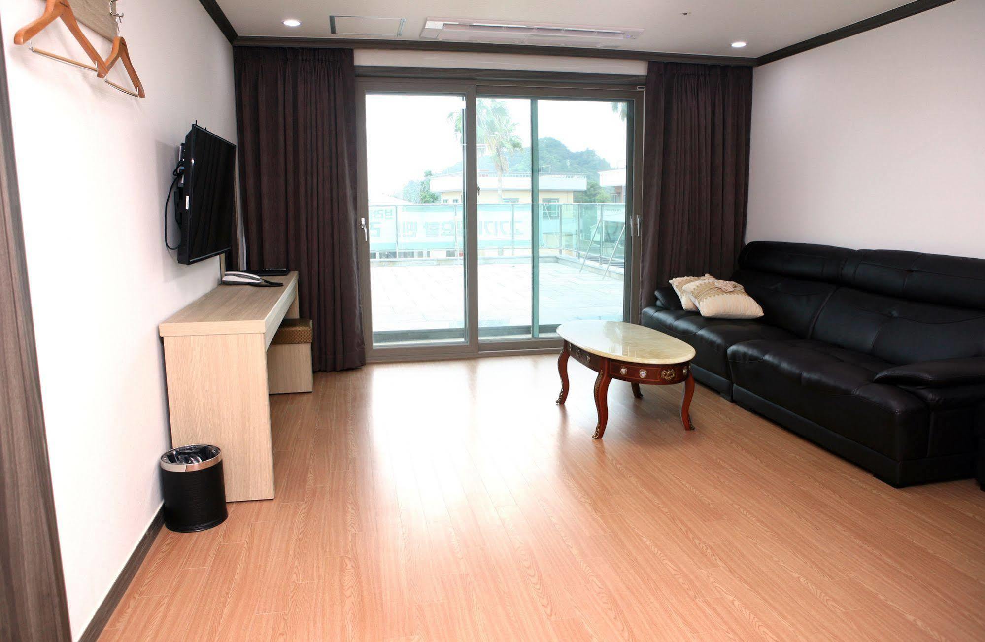 The Blue Jeju Hotel Seogwipo Exterior photo